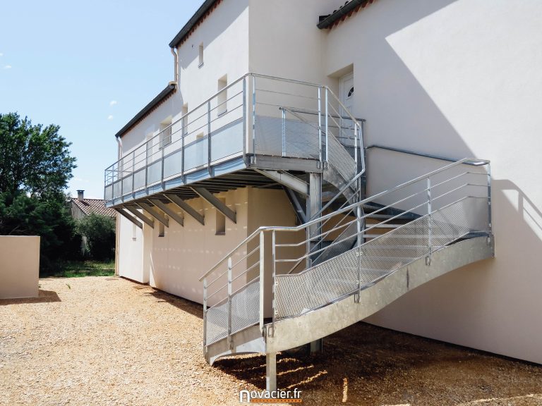 Escalier Métallique d'Extérieur À Retour Perpendiculaire