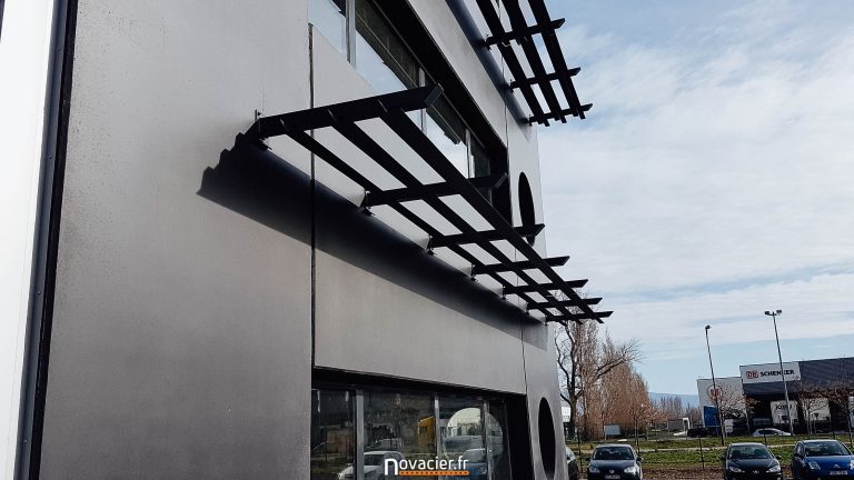 Brise-Soleil Métallique Pour Bâtiment