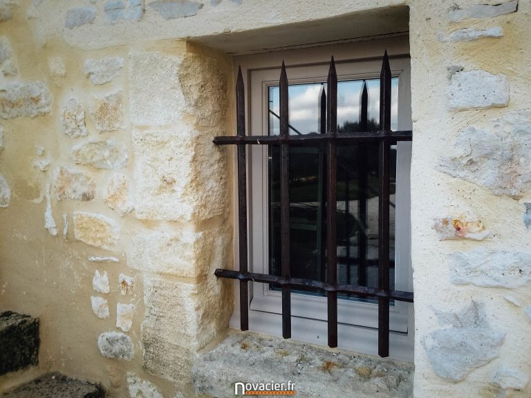 Grille De Défense Pour Fenêtre De Maison