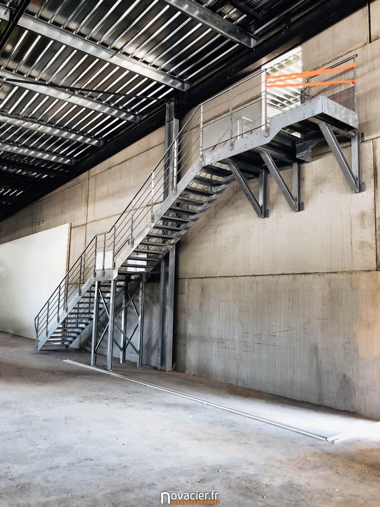 Escalier Droit Industriel D'intérieur
